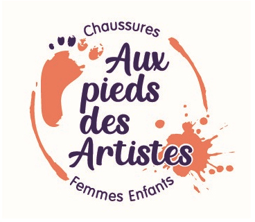 logo aux pieds des artistes