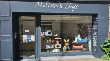 Vitrine Mélissa dog Toiletteur Canin Châteaubourg