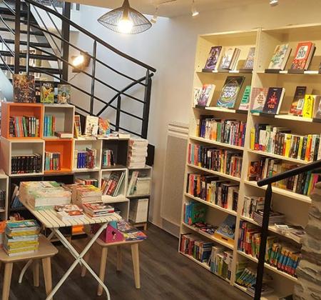 Librairie Un livre sur l'étagère châteaubourg